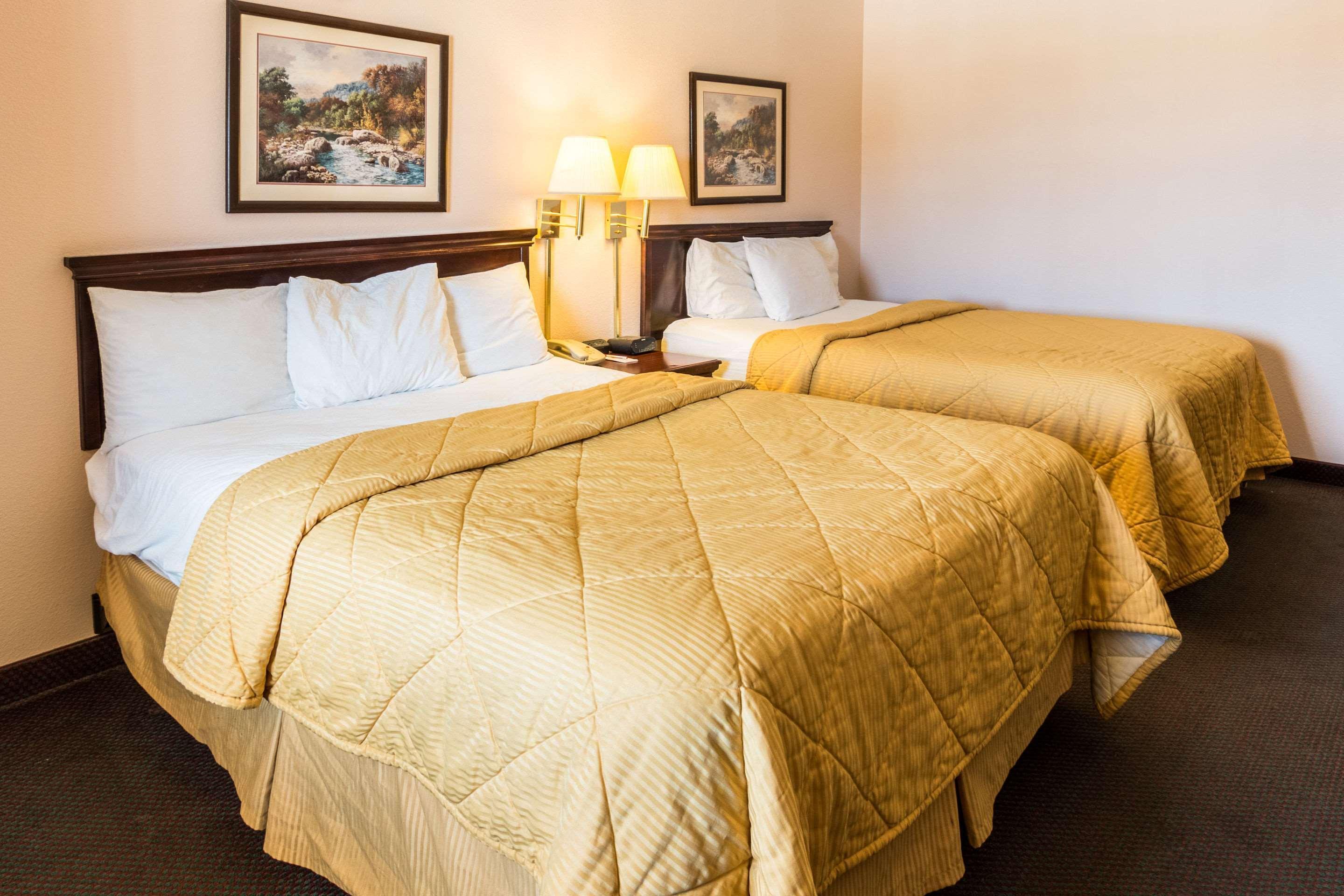 Rodeway Inn Стивенвилл Экстерьер фото
