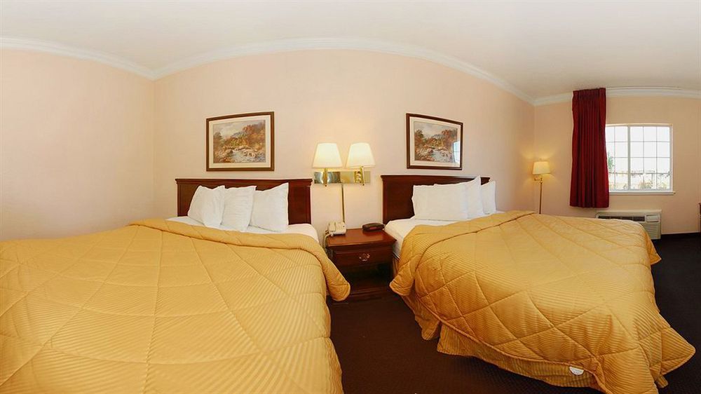 Rodeway Inn Стивенвилл Экстерьер фото