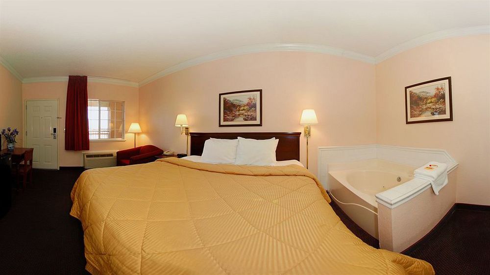 Rodeway Inn Стивенвилл Экстерьер фото