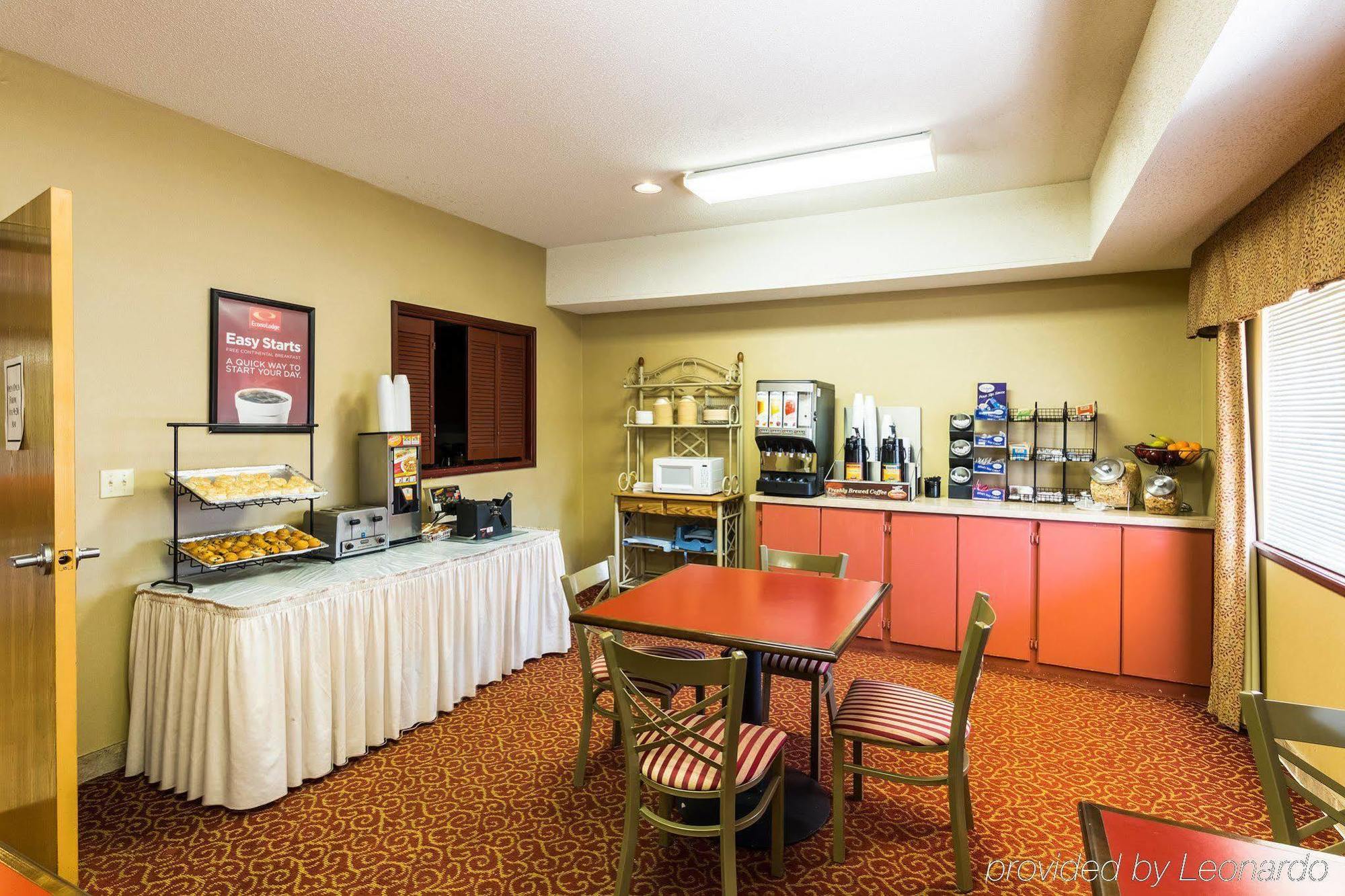 Rodeway Inn Стивенвилл Экстерьер фото
