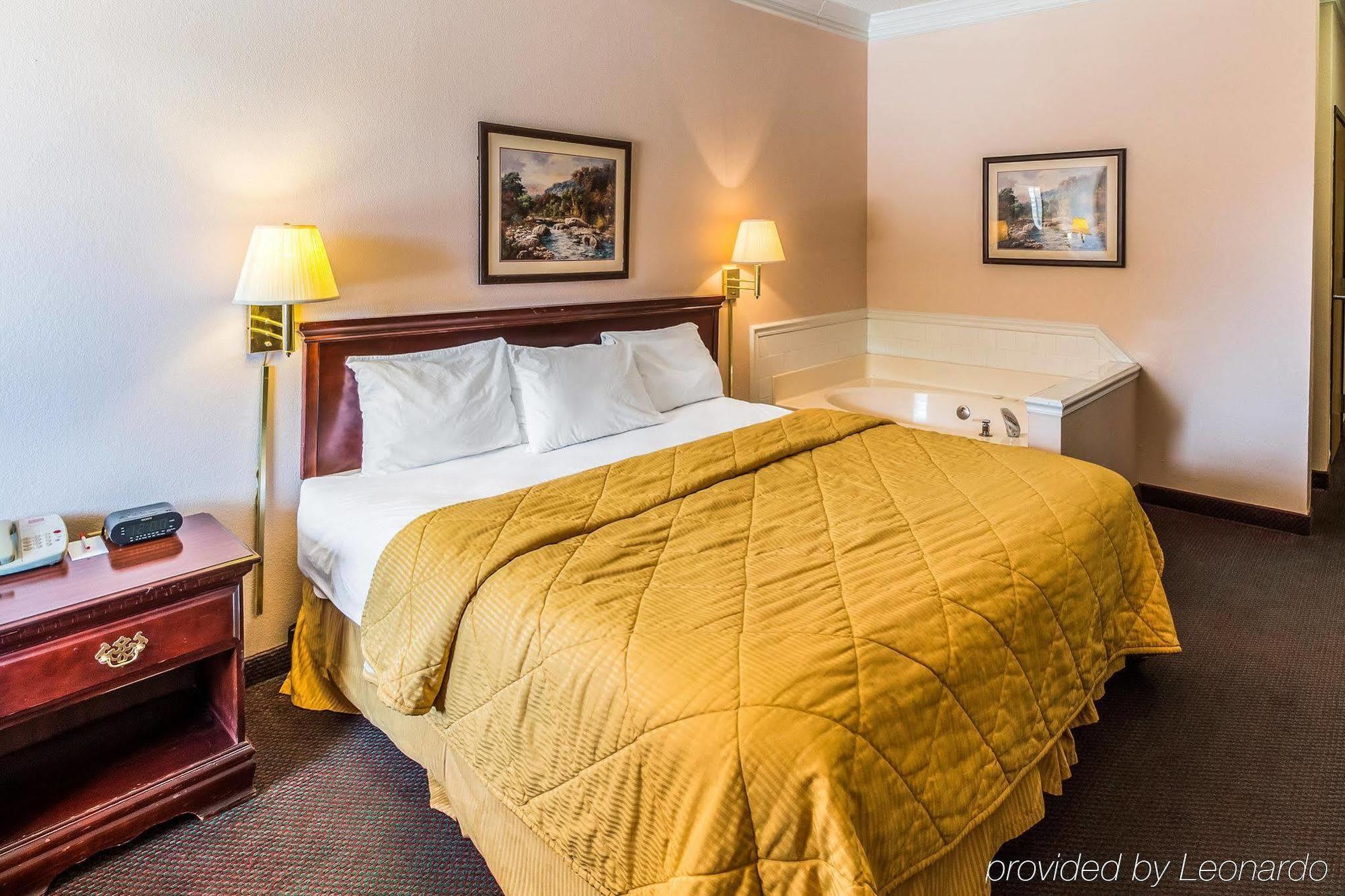 Rodeway Inn Стивенвилл Экстерьер фото