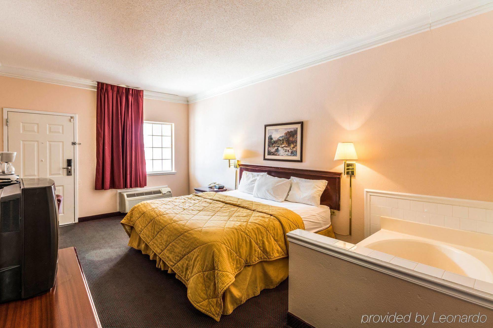 Rodeway Inn Стивенвилл Экстерьер фото
