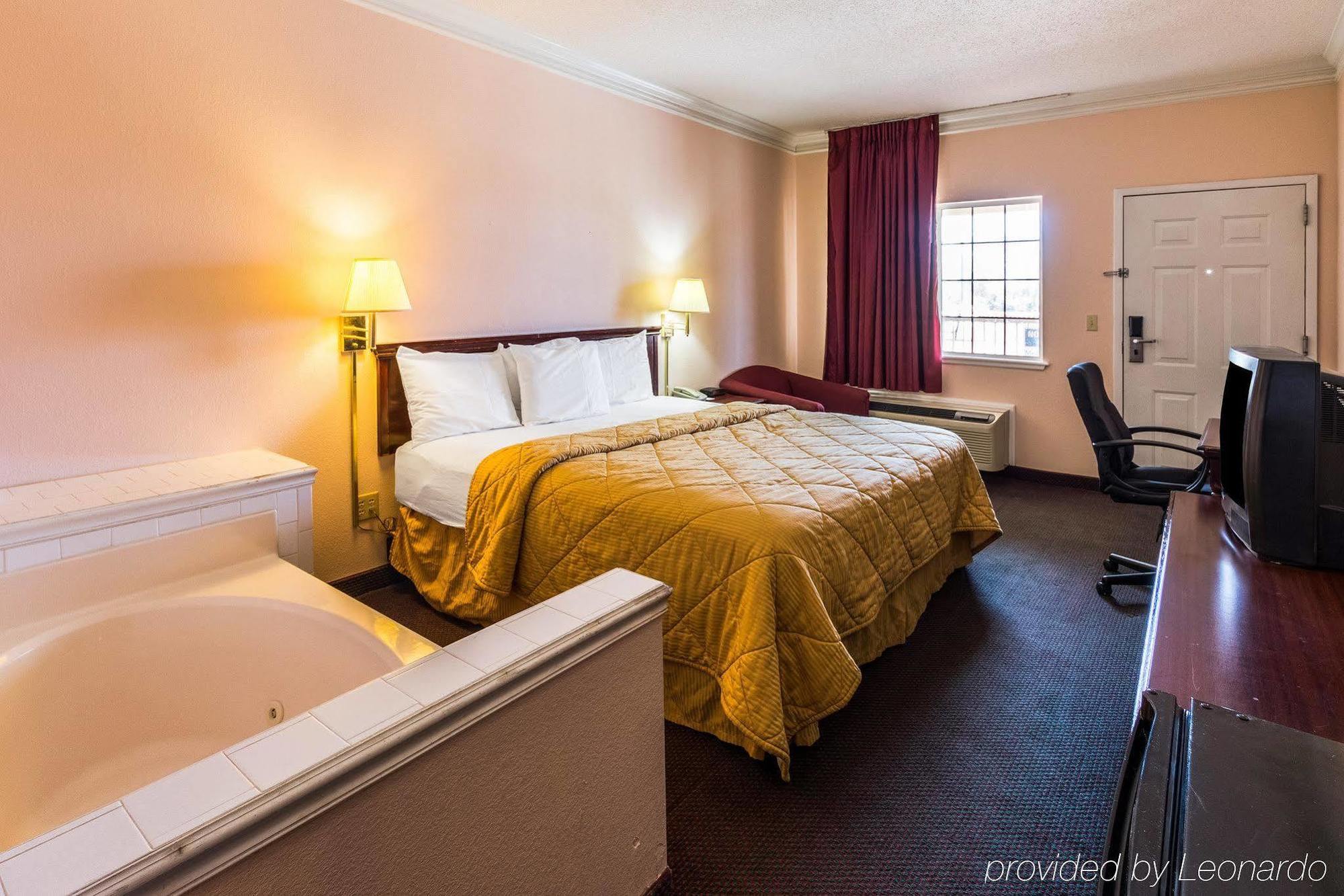 Rodeway Inn Стивенвилл Экстерьер фото