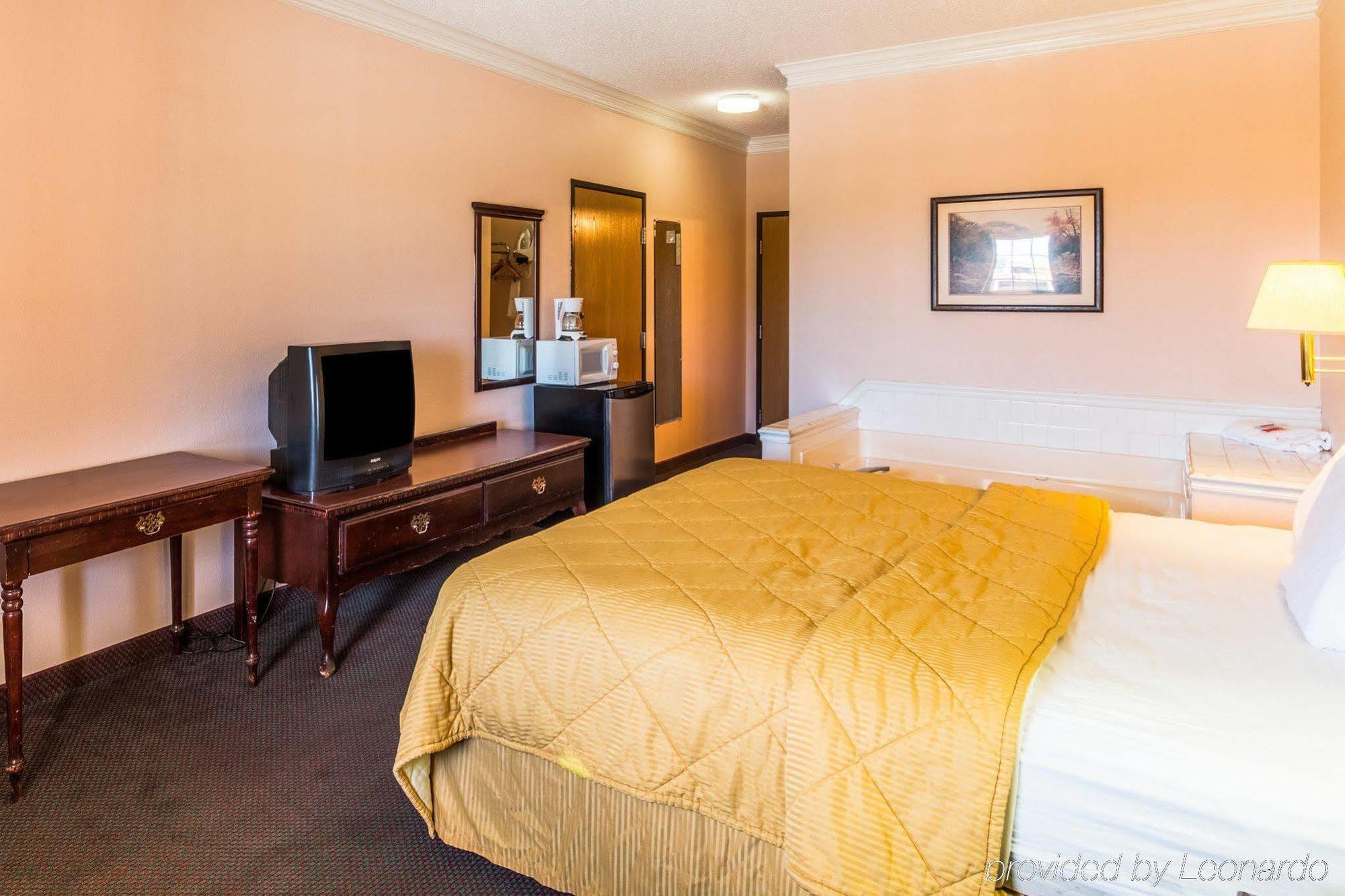 Rodeway Inn Стивенвилл Экстерьер фото