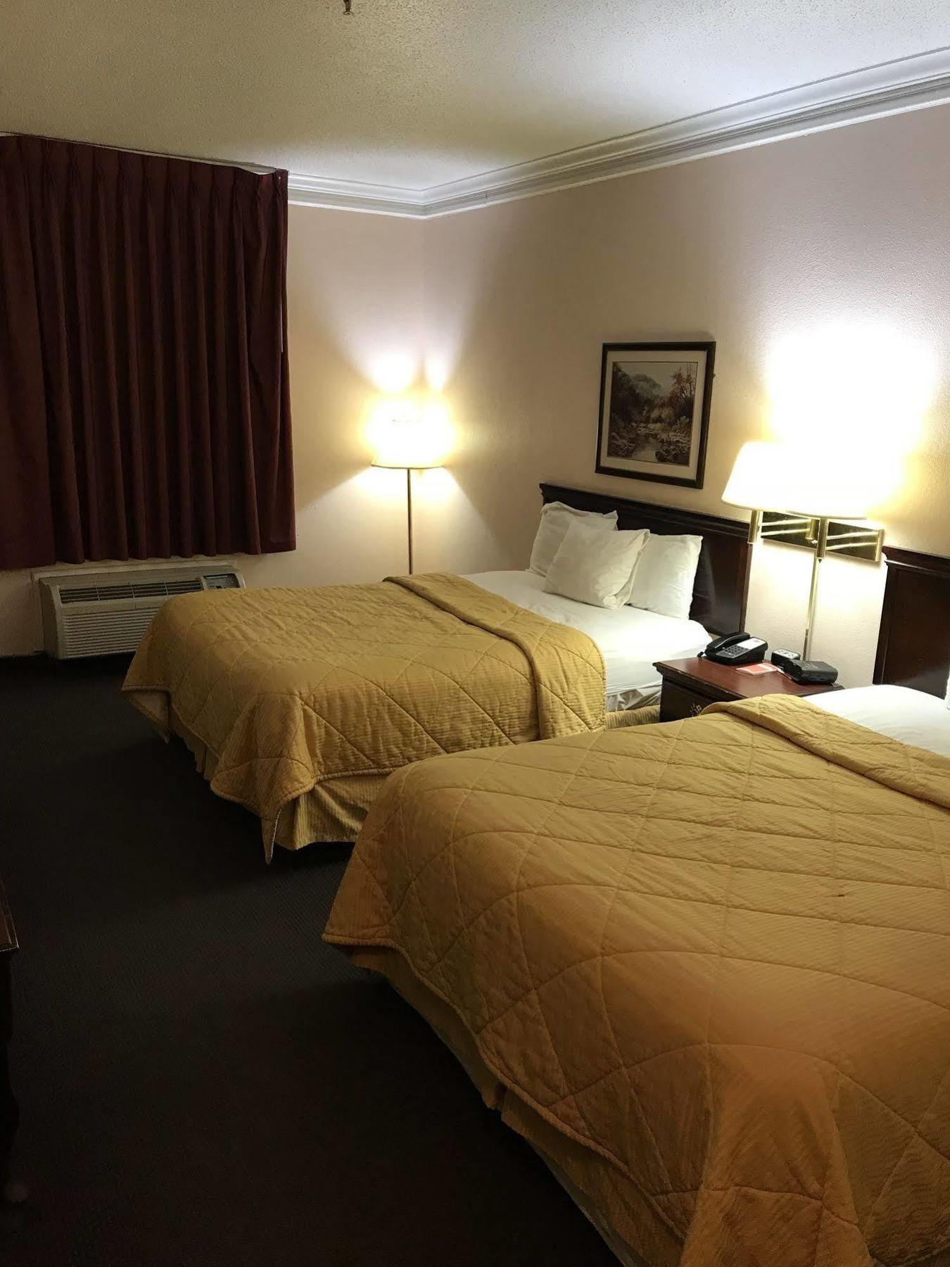 Rodeway Inn Стивенвилл Экстерьер фото