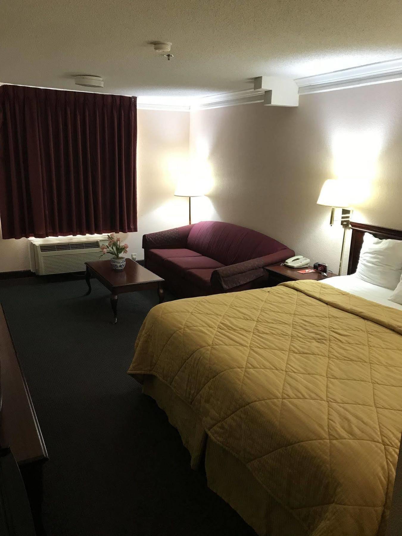 Rodeway Inn Стивенвилл Экстерьер фото